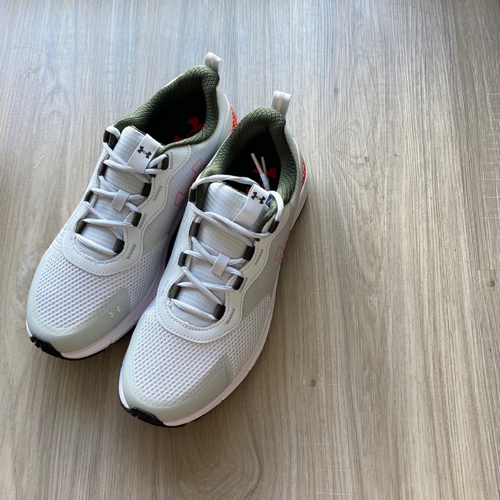 BRAND NEW Under Armour HOVR size 11 mens running shoe